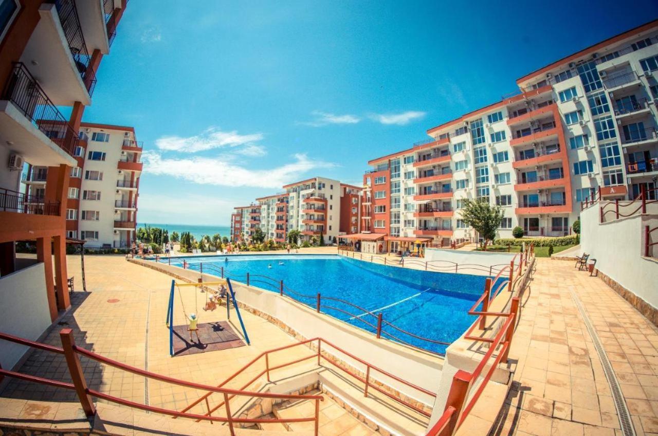 Beautiful Apartment Right By The Sea, Sveti Vlas Εξωτερικό φωτογραφία