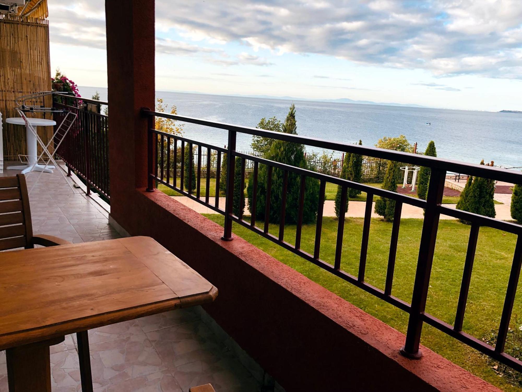 Beautiful Apartment Right By The Sea, Sveti Vlas Εξωτερικό φωτογραφία
